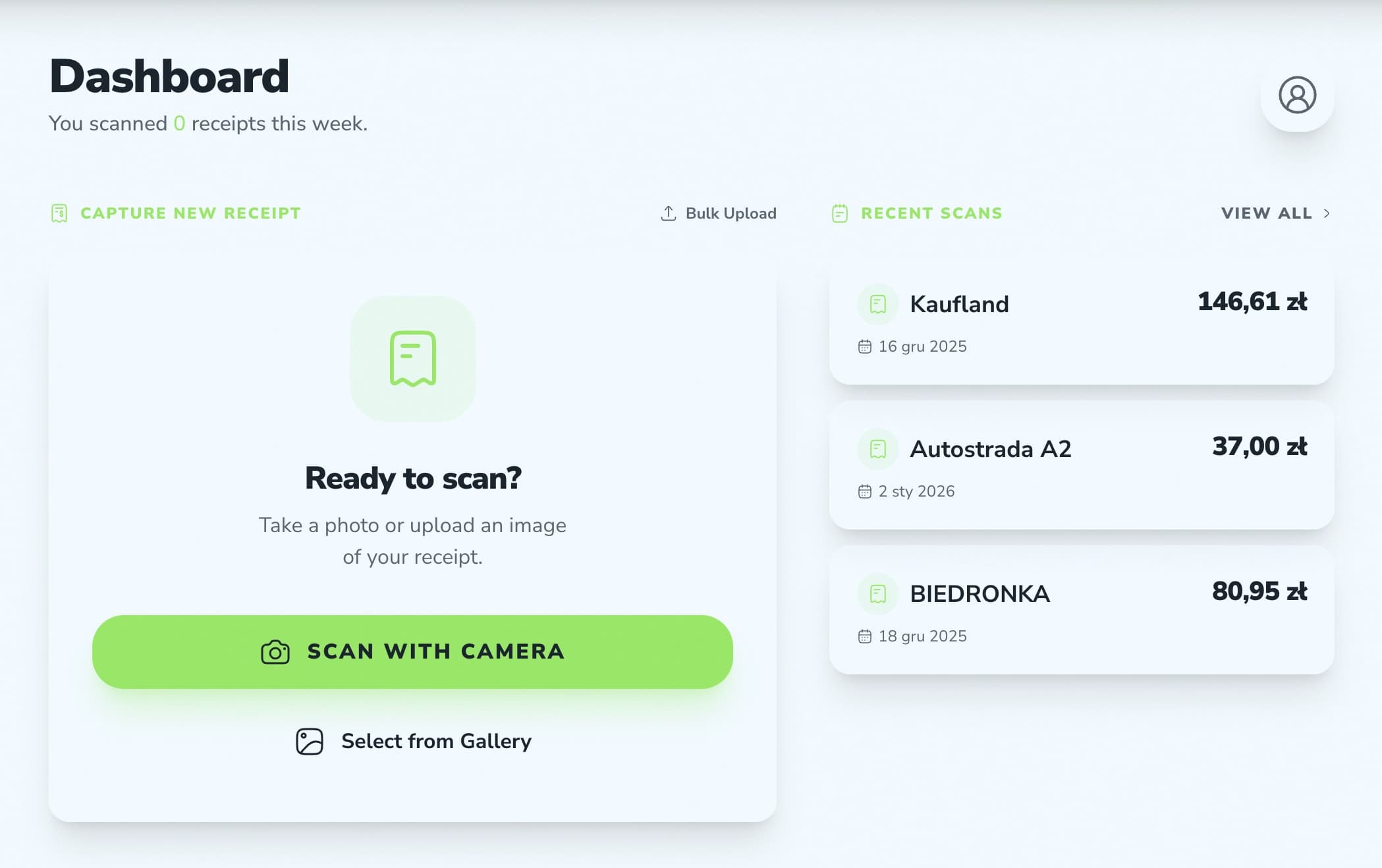Paragone app showing receipt scanning and expense tracking